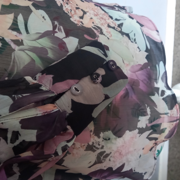 Portmans floral long sleeve sheer blouse (sz 6) keyhole detail - Picture 3 of 9